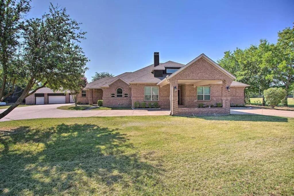 Heated Pool, Pool Table, Hot Tub, Home Theatre, Guest House, Basketball Court, Sleeps-20 Allen Exterior foto